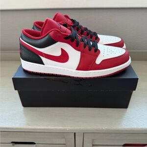Men's Nike Jordan 1 Red, Black and White Sneakers, Like New - Size 13